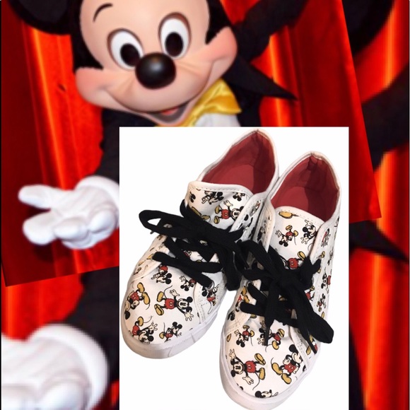 Disney Shoes - ♥️Disney Mickey Mouse Sneakers